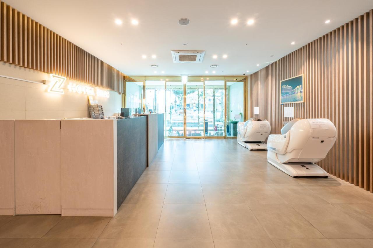 Hotel Zinc Сеогвипо Екстериор снимка