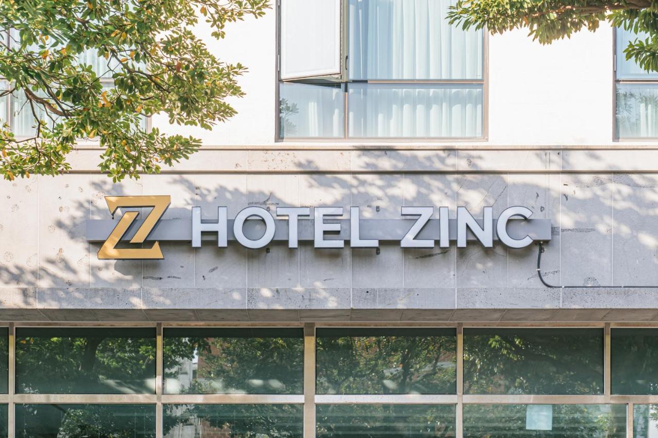 Hotel Zinc Сеогвипо Екстериор снимка